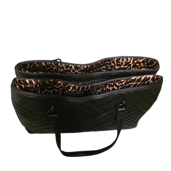 Betsey Johnson Quilted Bag - Picture 5 of 6